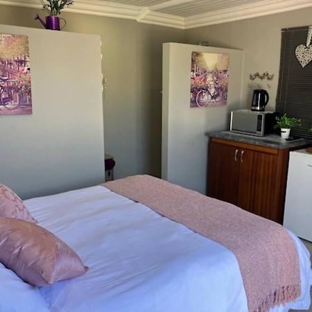 Stellies Accommodation - Room 2 เคทมานสโฮป ภายนอก รูปภาพ