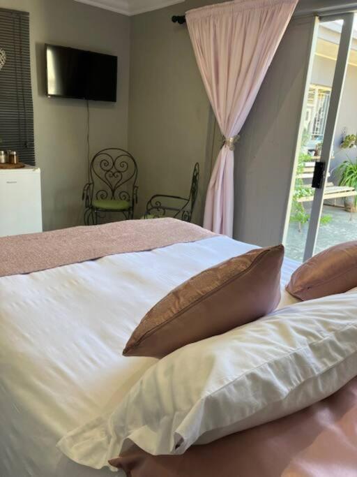 Stellies Accommodation - Room 2 เคทมานสโฮป ภายนอก รูปภาพ
