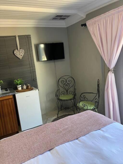 Stellies Accommodation - Room 2 เคทมานสโฮป ภายนอก รูปภาพ