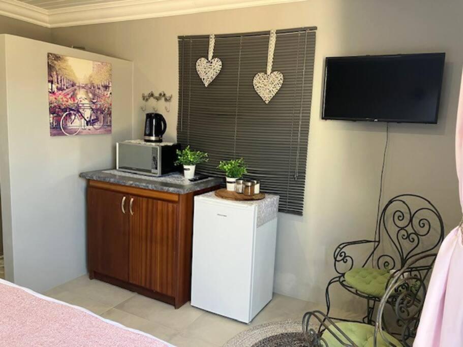 Stellies Accommodation - Room 2 เคทมานสโฮป ภายนอก รูปภาพ