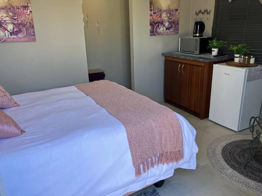 Stellies Accommodation - Room 2 เคทมานสโฮป ภายนอก รูปภาพ
