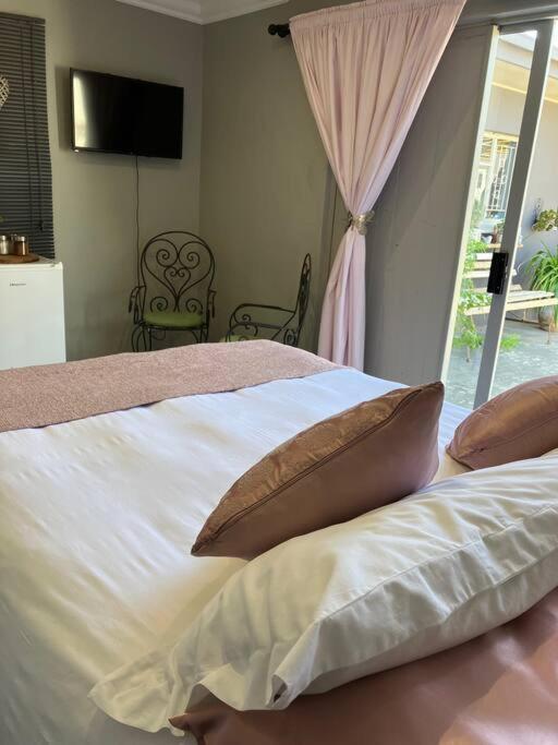 Stellies Accommodation - Room 2 เคทมานสโฮป ภายนอก รูปภาพ